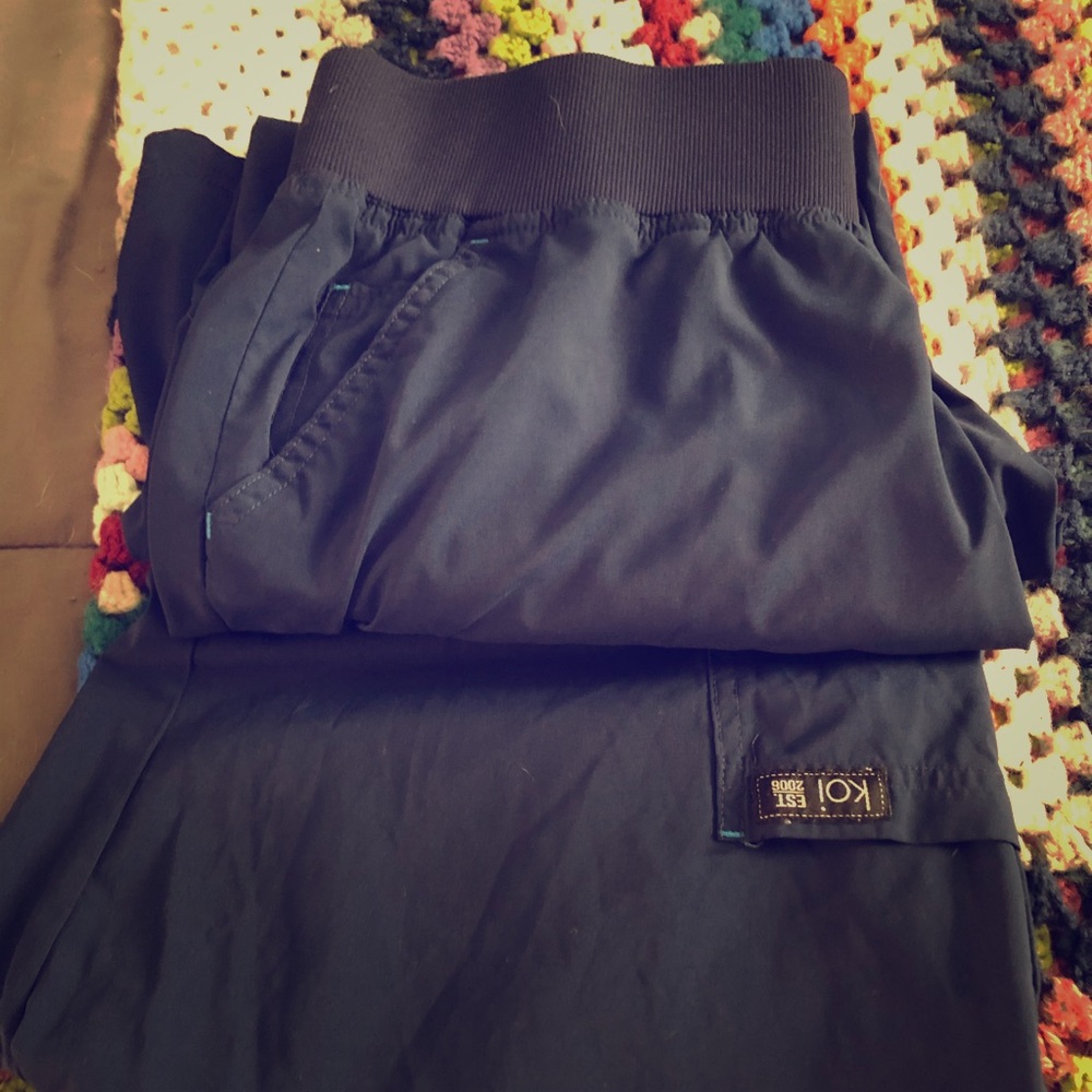Like new Koi scrub pants Med